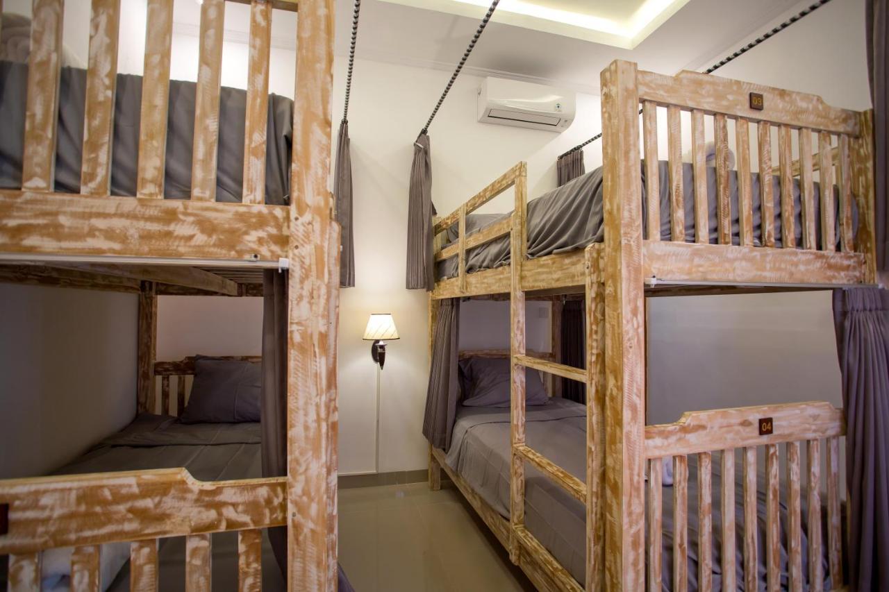 Seven Angels Villa And Hostel Toyapakeh Extérieur photo