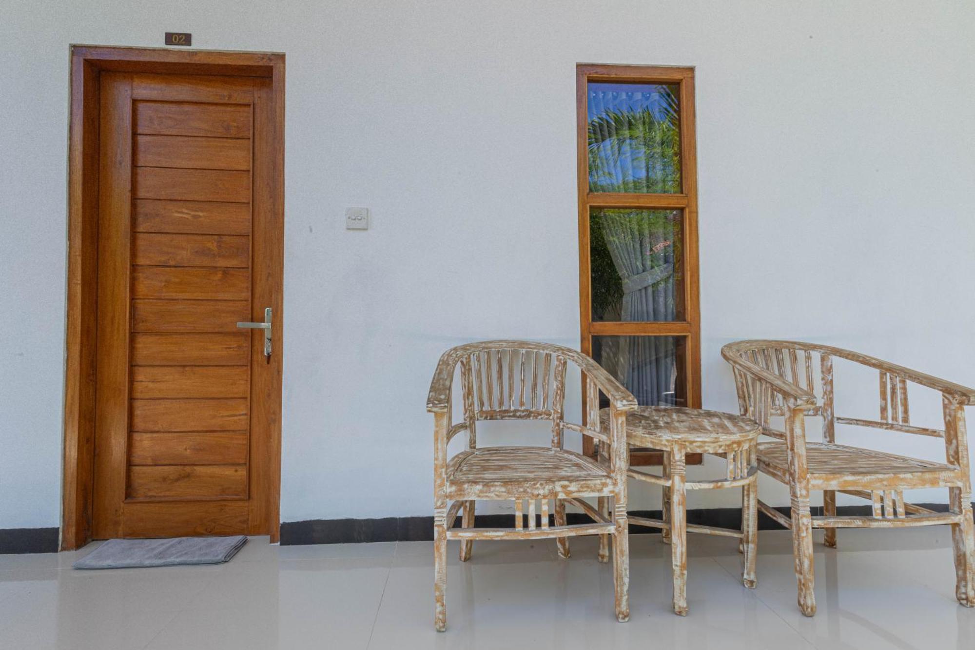 Seven Angels Villa And Hostel Toyapakeh Extérieur photo