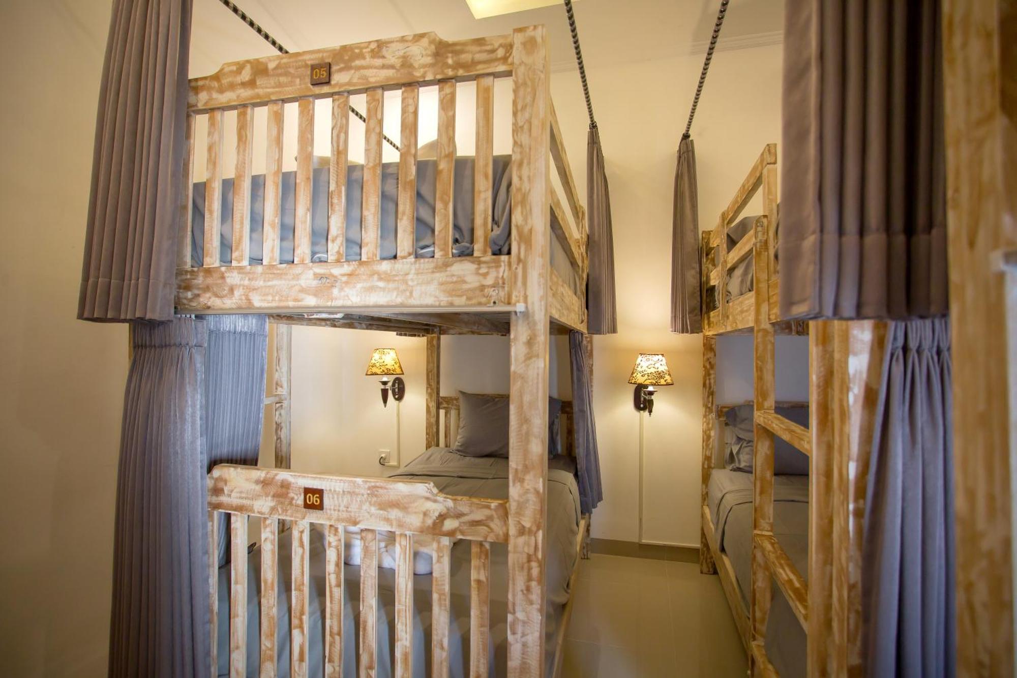 Seven Angels Villa And Hostel Toyapakeh Extérieur photo
